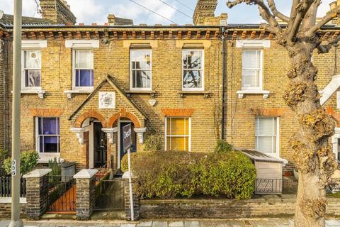 2 bedroom house for sale, Eversleigh Road, London SW11