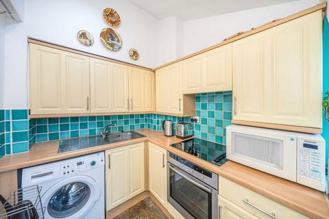 2 bedroom house for sale, Eversleigh Road, London SW11