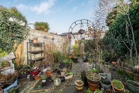 2 bedroom end of terrace house for sale, Cliffe Road, South Croydon