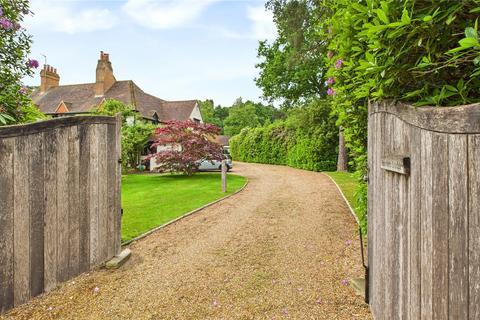 undefined, Rough Road, Surrey GU22