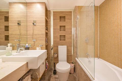 2 bedroom flat to rent, Limeharbour, Canary Wharf, London, E14