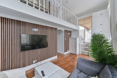 undefined, Crescent Grove, Clapham Common South Side, London, SW4
