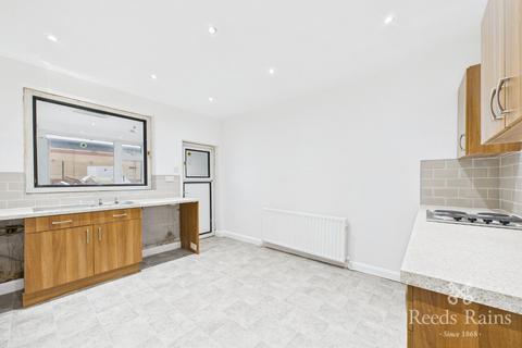 2 bedroom terraced house to rent, Crossley Street, Pontefract WF7