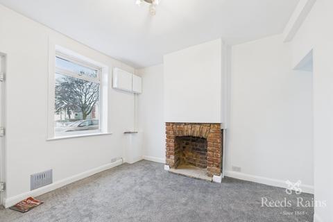 2 bedroom terraced house to rent, Crossley Street, Pontefract WF7