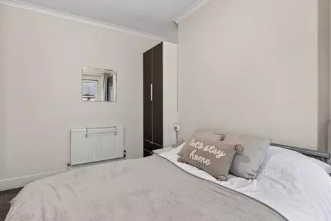 1 bedroom in a house share to rent – pohled 2