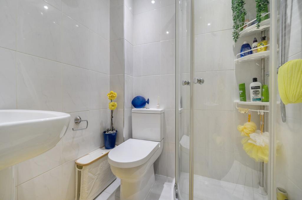 1401732-5-696f70b...
