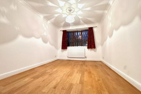 2 bedroom flat to rent, 111 Woodlands, Golders Green