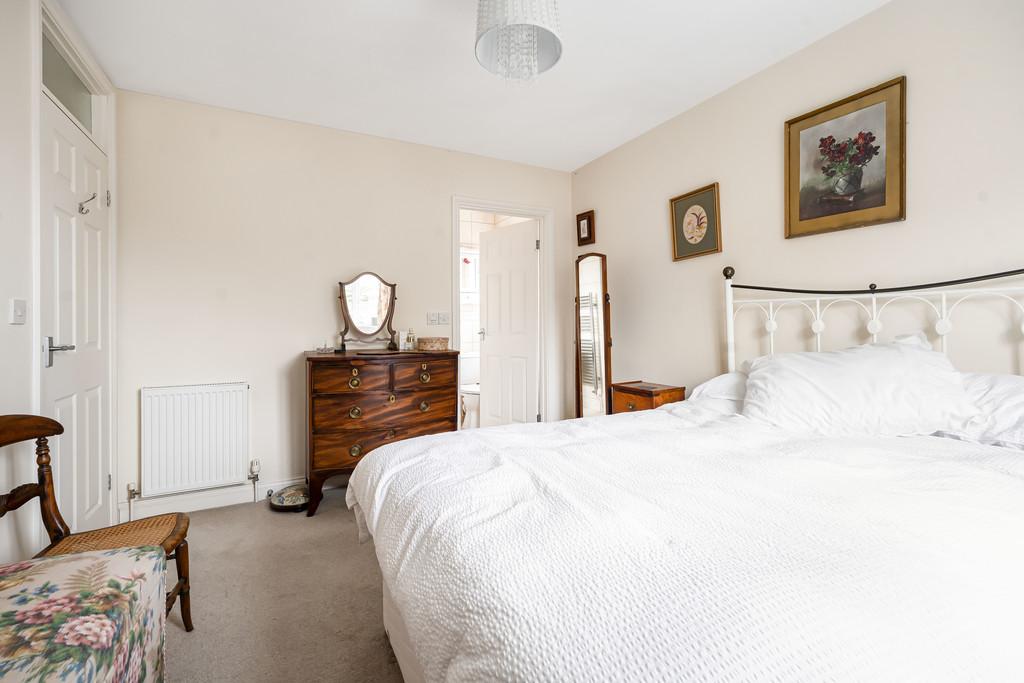 Bedroom 1 (2)