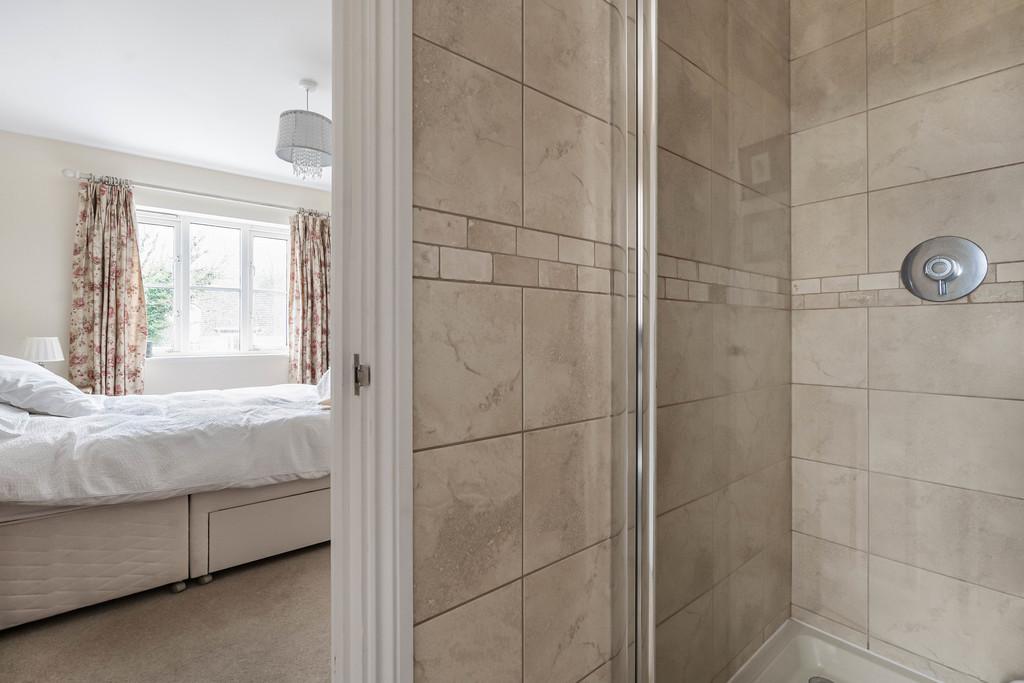 En-suite (2)