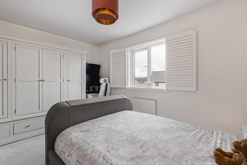 Bedroom 1 (2)