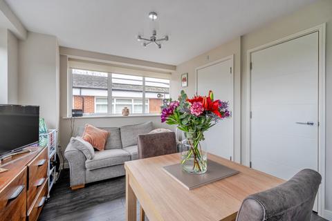 1 bedroom apartment for sale, Basingstoke Road, Reading RG7