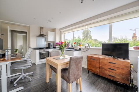 1 bedroom apartment for sale, Basingstoke Road, Reading RG7