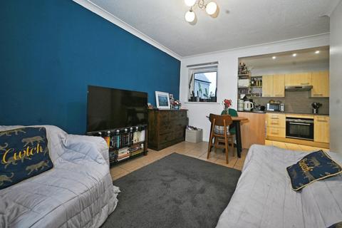 2 bedroom flat for sale, Newport Road, Cardiff, CF24