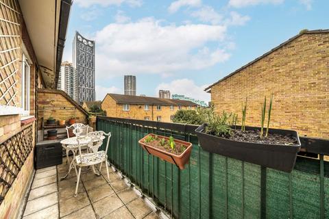 2 bedroom flat for sale, Winchester Close, London SE17