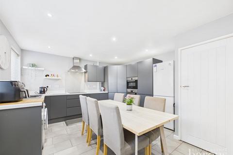 3 bedroom terraced house for sale, Culver Road, Basingstoke RG21