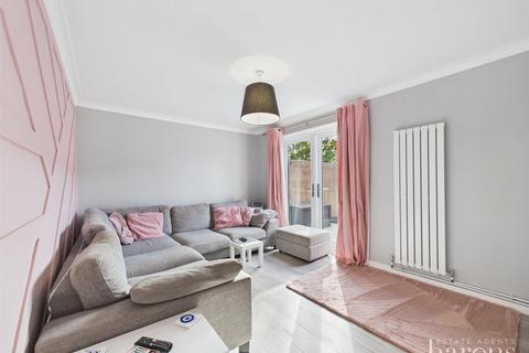 3 bedroom terraced house for sale, Culver Road, Basingstoke RG21