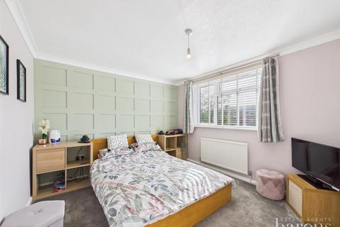 3 bedroom terraced house for sale, Culver Road, Basingstoke RG21