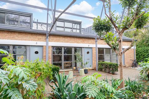 undefined, Buckingham Road, De Beauvoir, London, N1