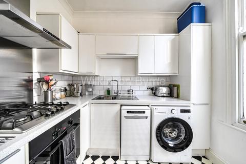 2 bedroom apartment for sale, Arcadian Gardens, Wood Green N22