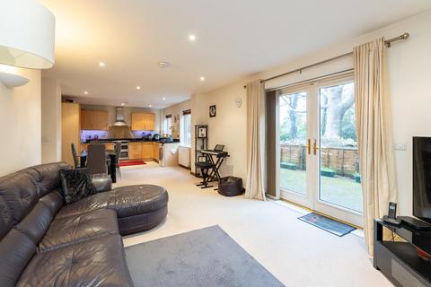 2 bedroom ground floor flat for sale, Tower Hill Road, Dorking