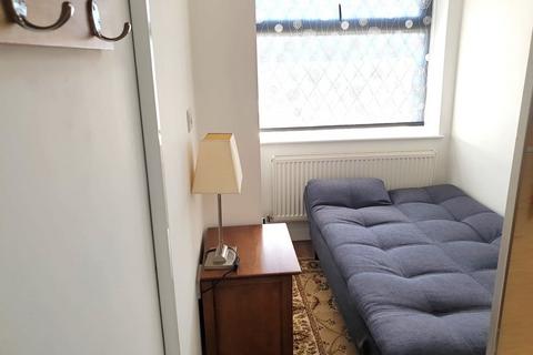 undefined, Thames Avenue, Perivale, Greenford