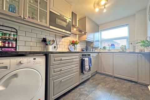3 bedroom semi-detached house for sale, Edward Fisher Drive, TIPTON, DY4 8TZ