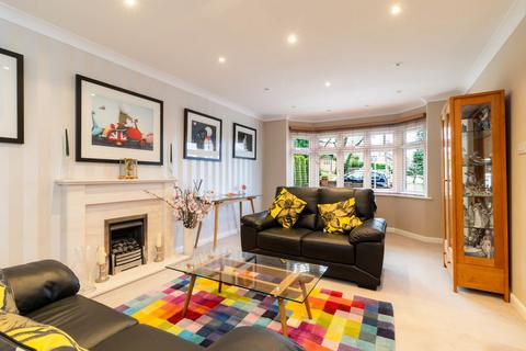 undefined, Elmfield Way, South Croydon