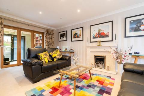 undefined, Elmfield Way, South Croydon