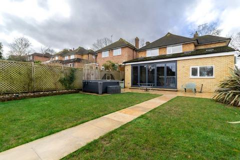 3 bedroom detached house for sale, Elmfield Way, South Croydon