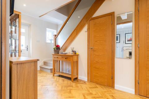 3 bedroom detached house for sale, Elmfield Way, South Croydon