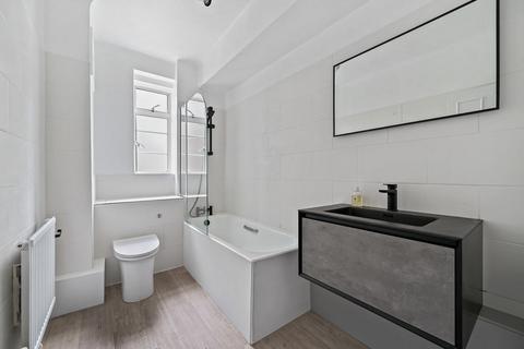 Studio to rent, Hamilton Court, Maida Vale - Newly Refurbished Studio