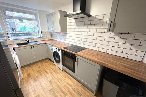 5 bedroom terraced house to rent, Cromwell Street, Swansea, SA1