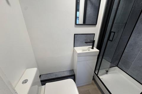 5 bedroom terraced house to rent, Cromwell Street, Swansea, SA1