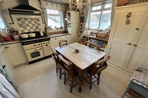4 bedroom detached house for sale, Woodhill Road, Colwyn Bay