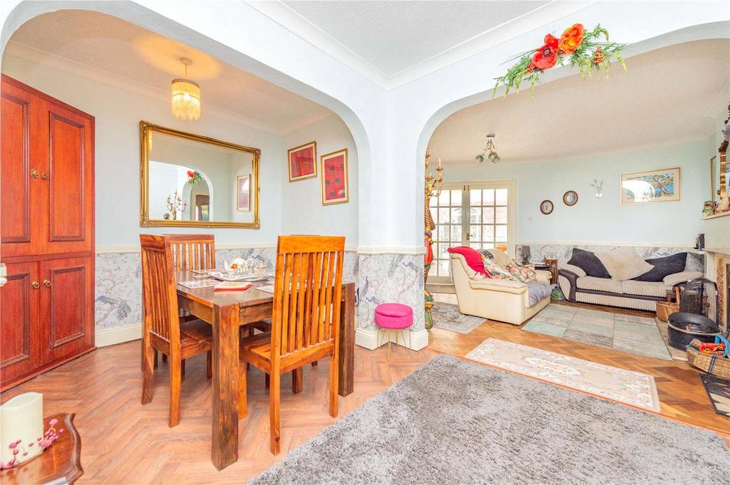 Sitting/Dining Room