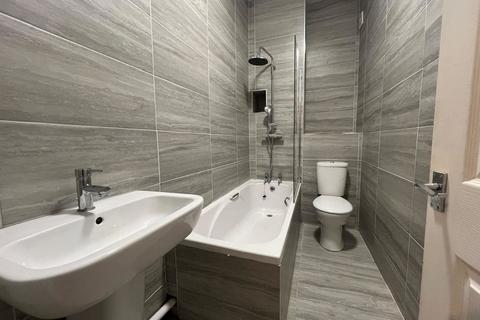 2 bedroom flat to rent, King John Street, Newcastle Upon Tyne NE6