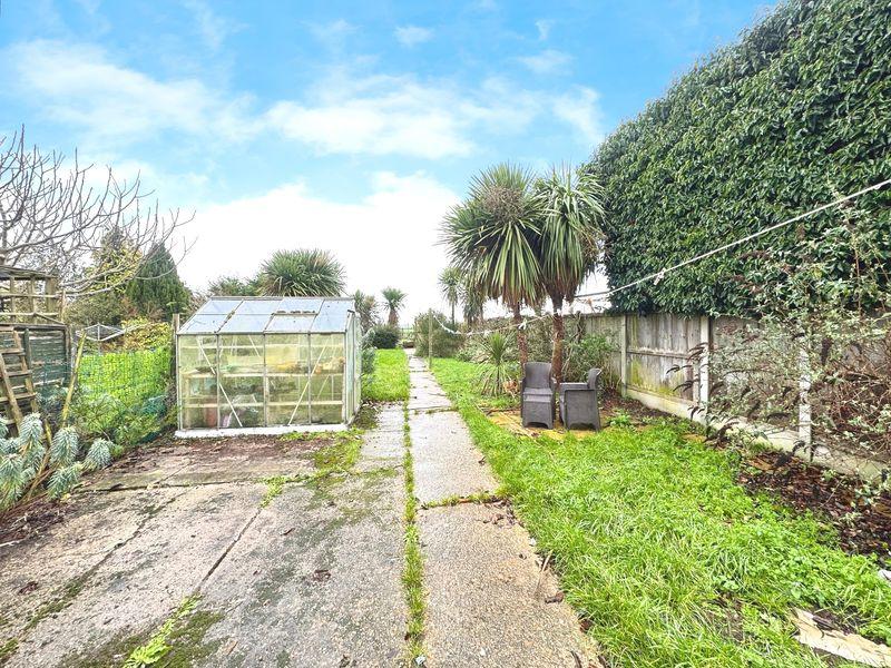 Wivenhoe road