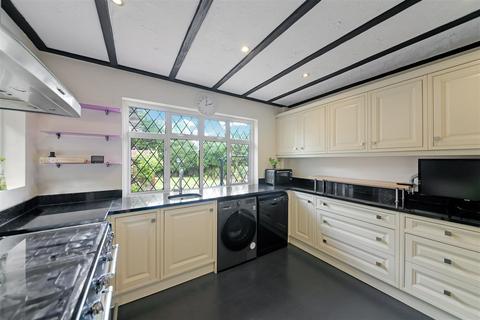 undefined, Buckles Way, Banstead