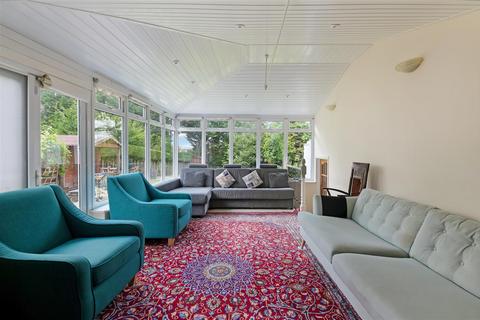 3 bedroom detached bungalow for sale, Buckles Way, Banstead