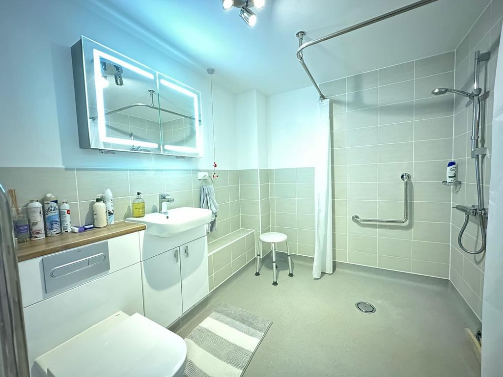 Very Large Wet Room