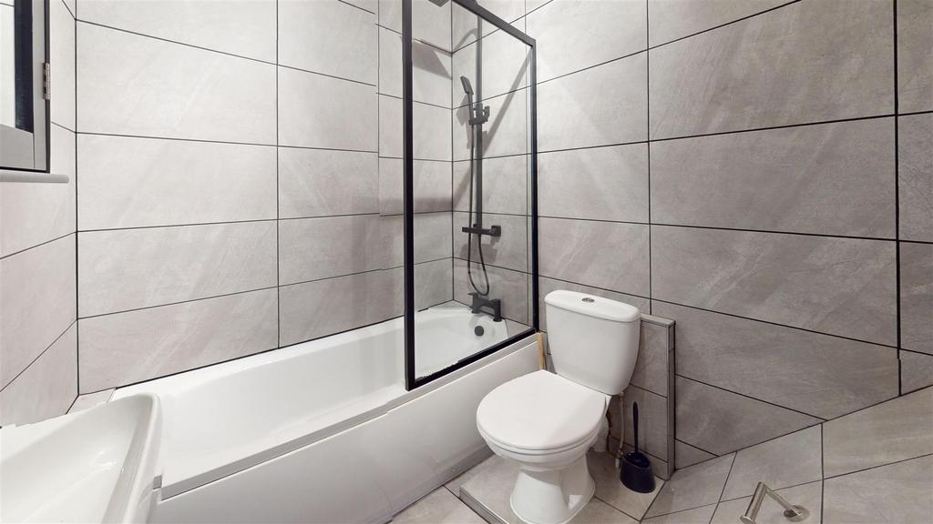 West-Lower-Avenue-Bathroom.jpg