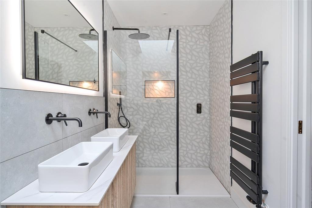 Ensuite