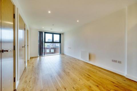 2 bedroom flat to rent, Arden Gate, 21 William Street, Birmingham, West Midlands, B15