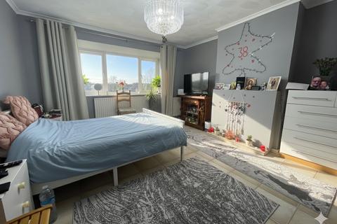 undefined, Staveley Road, Luton, Bedfordshire, LU4 0DG