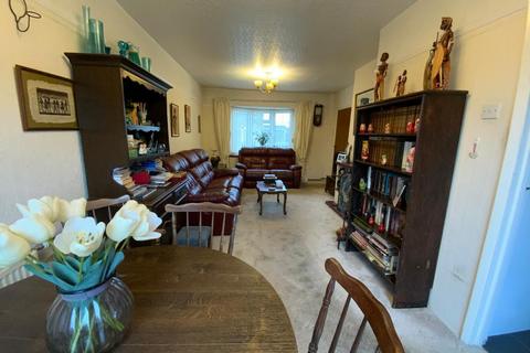 2 bedroom semi-detached house for sale, South Hornchurch RM13