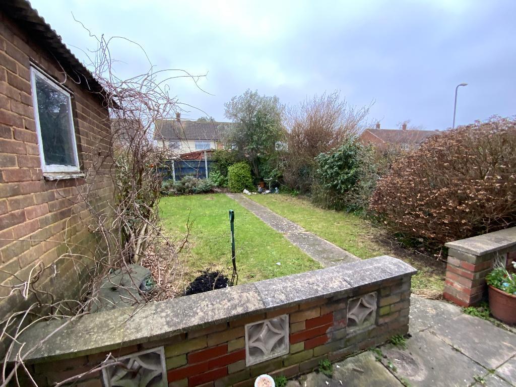 REAR GARDEN approx 60ft