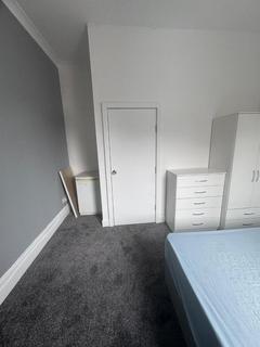 House share to rent, London NW11