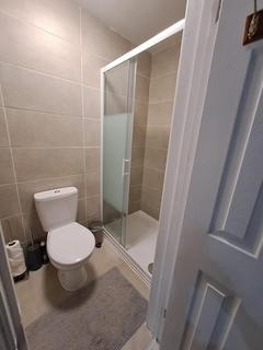 House share to rent, London NW11