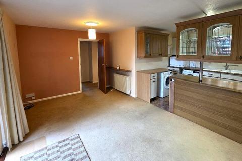 2 bedroom flat for sale, Elizabeth Court, High Street, Bembridge, Isle of Wight, PO35 5SN