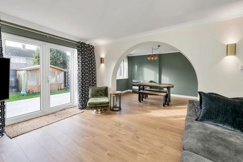 3 bedroom terraced house for sale, Willmott Road, Royston SG8